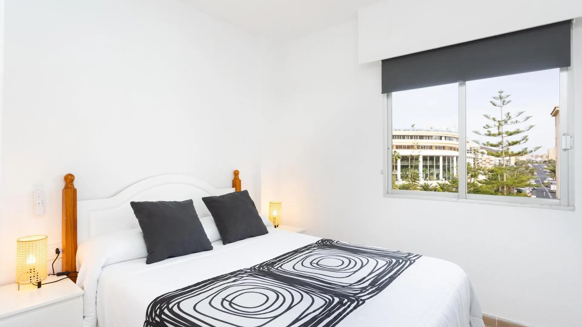アパート Home2Book Beachside Los Cristianos Apt & Pool