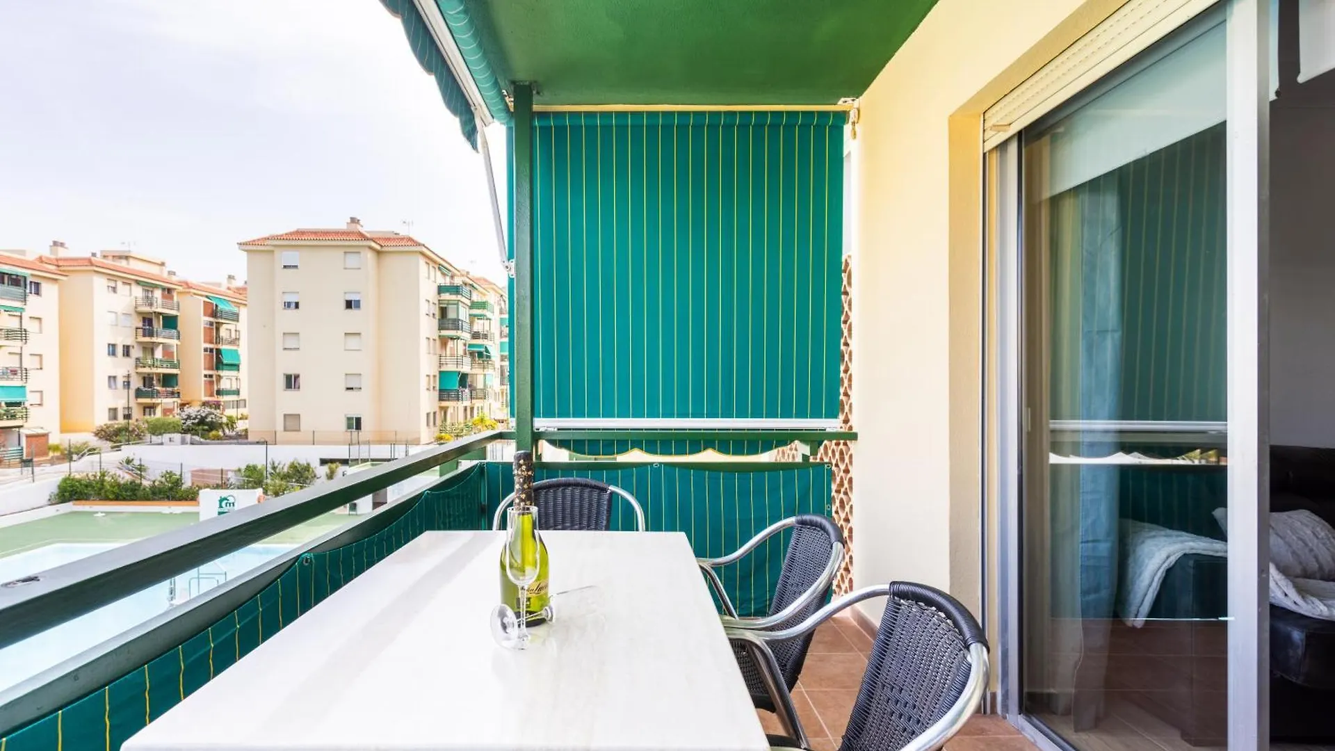 Home2Book Beachside Los Cristianos Apt & Pool ספרד
